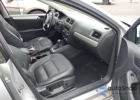 2013 Volkswagen Jetta 2.5L Se z USA, uszkodzony, nr VIN 3VWDP7AJ3DM220813